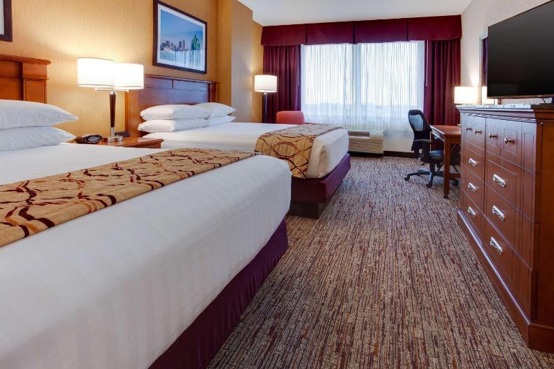 Deluxe Queen Room with Two Queen Beds image 1