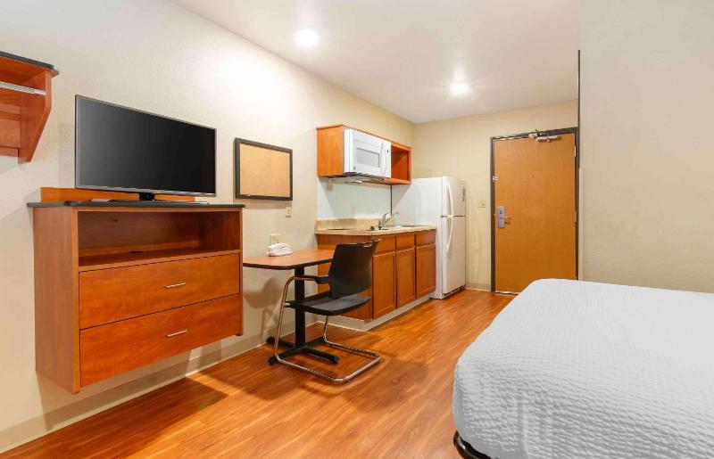 Standard Double Room - Non-Smoking image 4