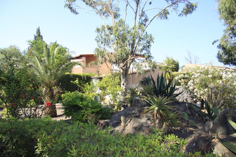 One-Bedroom Apartment with Garden View image 4
