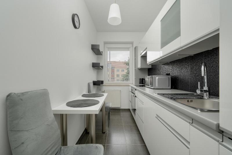 Klimasa White&Blue Apartment with Balcony in Wrocław by Noclegi Renters - image 6