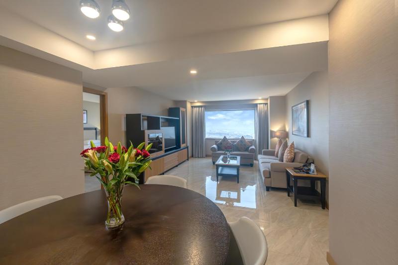 Deluxe Three Bedroom Family Apartment with Kitchen (10% discount on Spa treatments) image 1