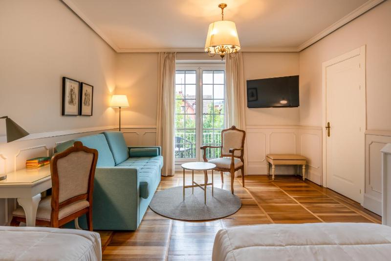 Comfort Triple Room image 4