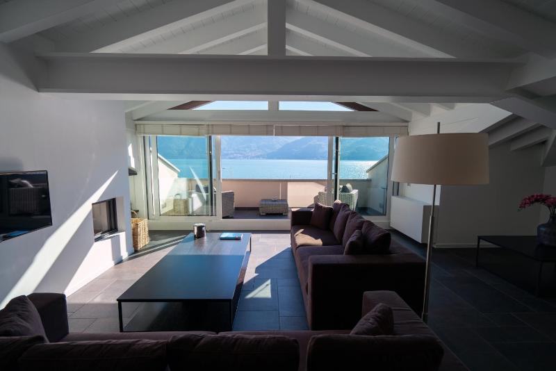 Apartment with Lake View image 4