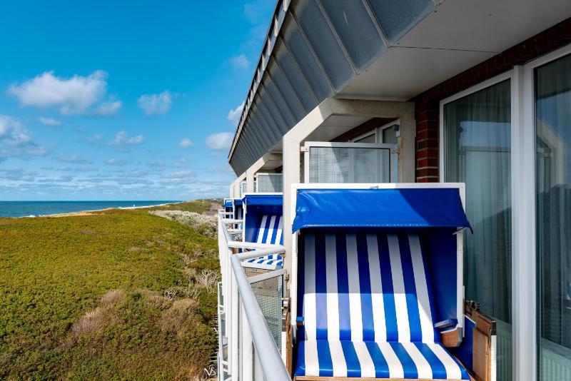 Superior Double Room with Balcony and Sea View image 3