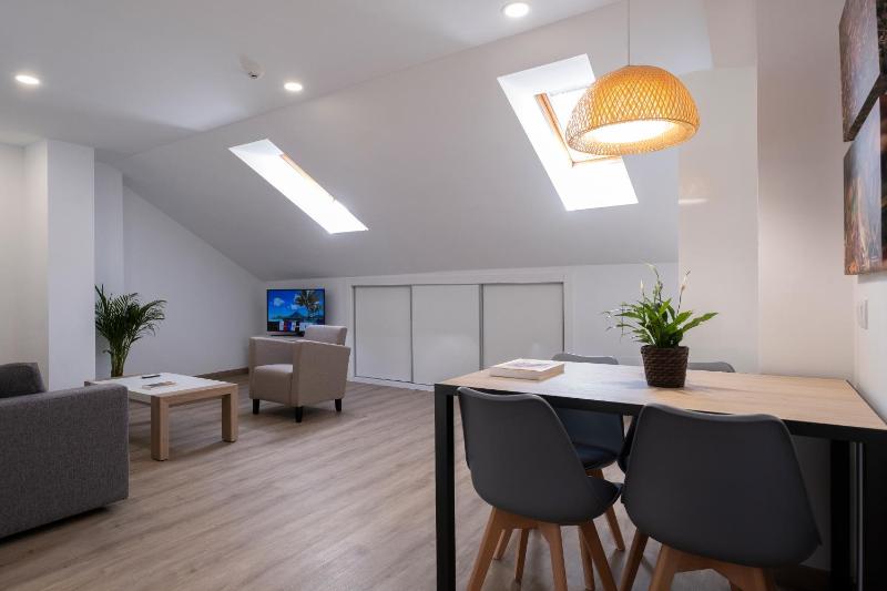 One-Bedroom Apartment image 2