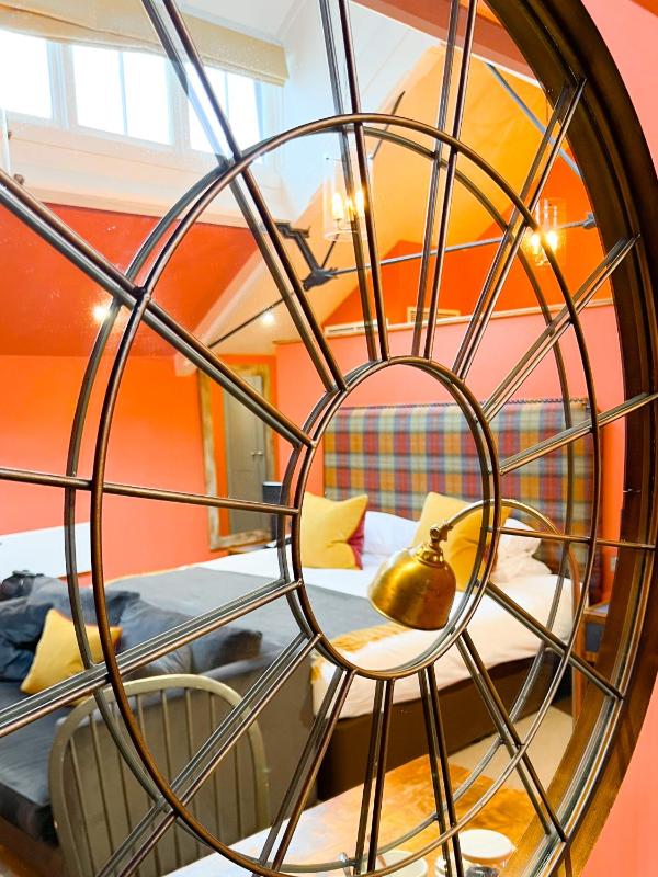 King Suite image 2
