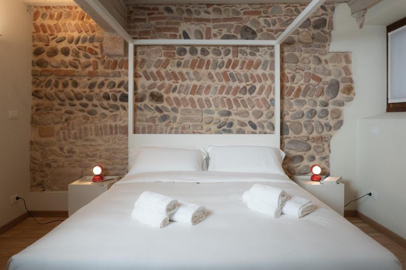 One-Bedroom Apartment - Ground Floor - Separate Building image 3