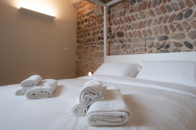 One-Bedroom Apartment - Ground Floor - Separate Building image 2