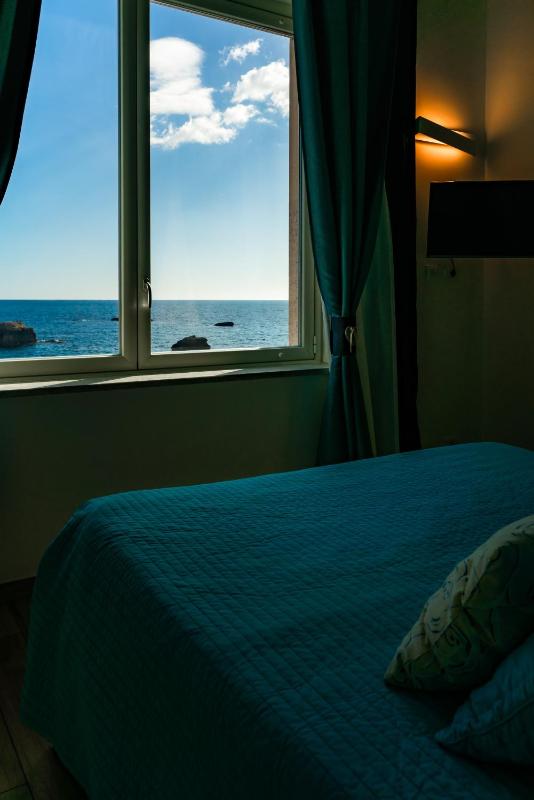 MarLove Sea View with Private Access to the Sea - image 40