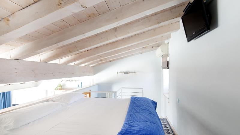 One-Bedroom Apartment with Lake view (2 Adults) image 4