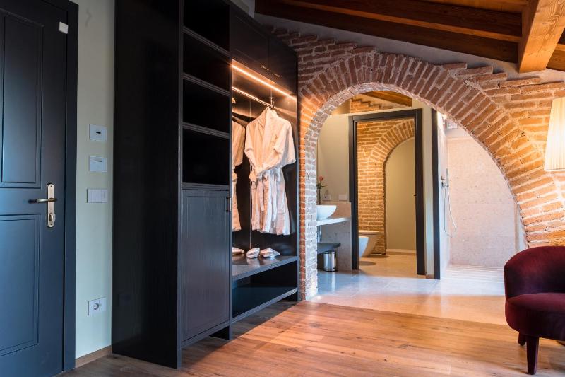 Pavillon Suite - image 31
