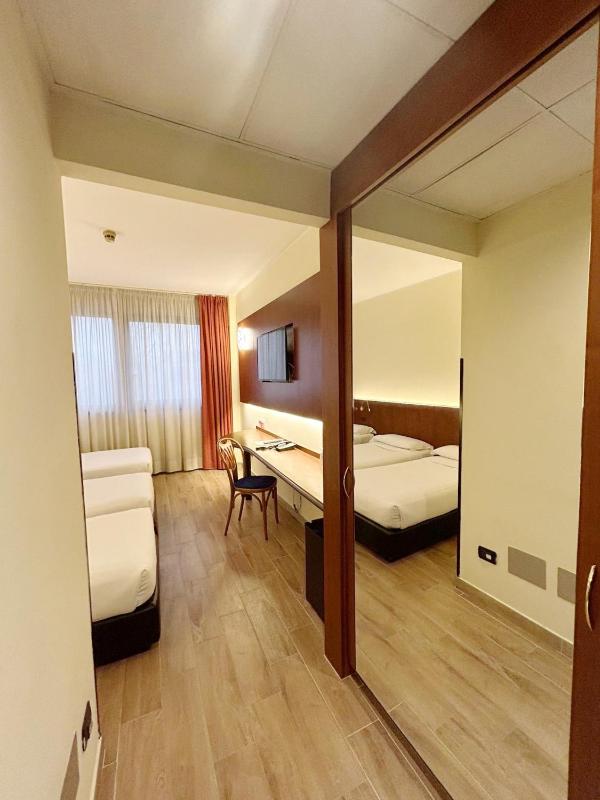 Triple Room image 4