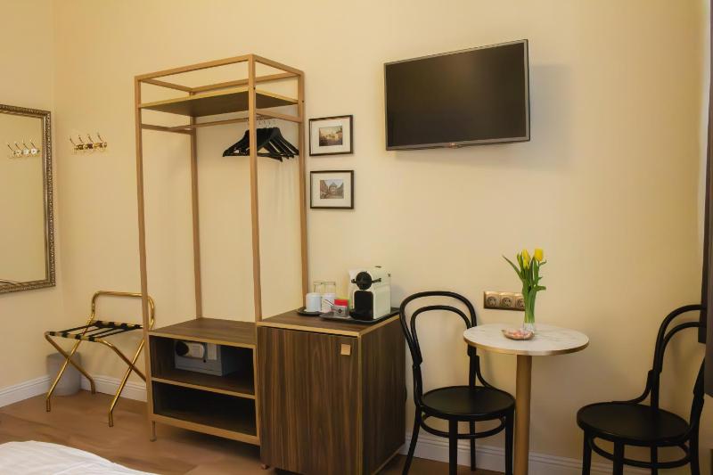 Classic Double Room image 1