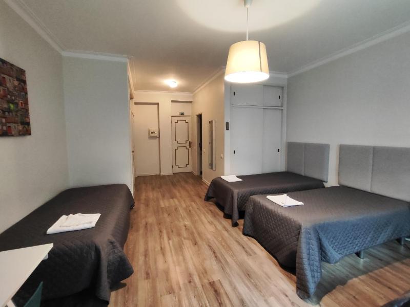 Quadruple Room image 3