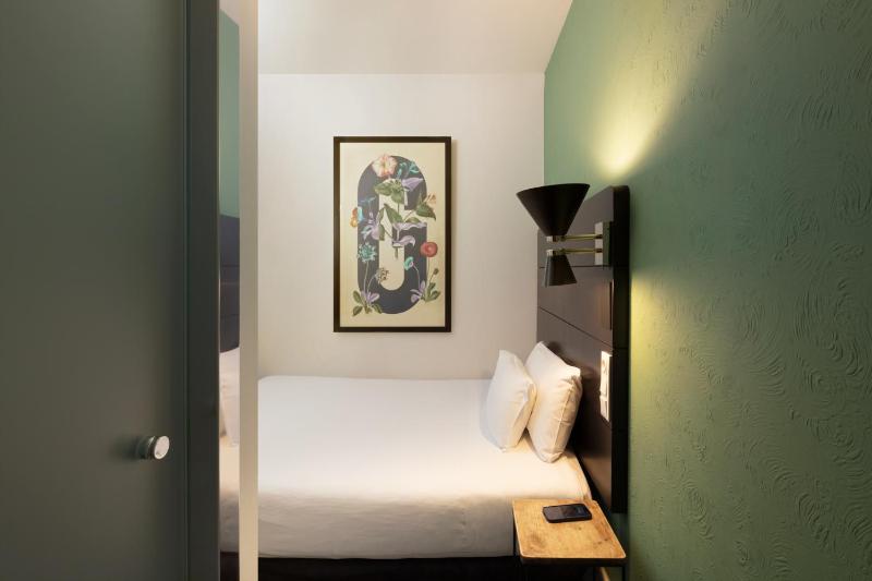 Single Room image 1