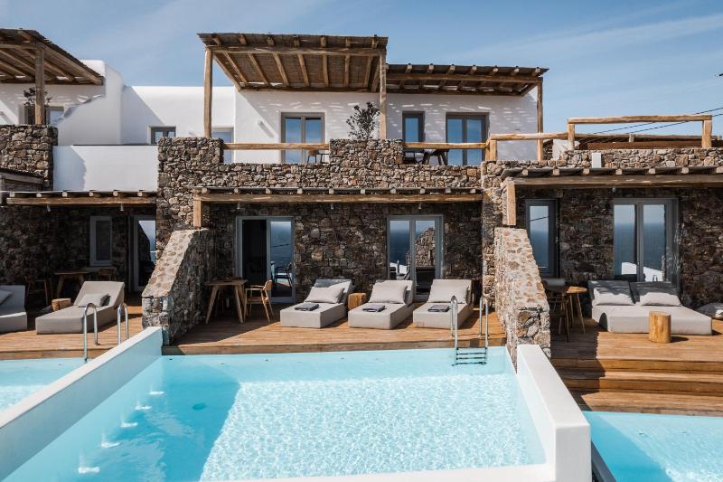 Alissachni Golden Suite with Private Pool & Sea View image 2