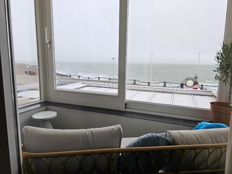 Deluxe Twin Room with Sea View with Balcony or Loggia  image 1