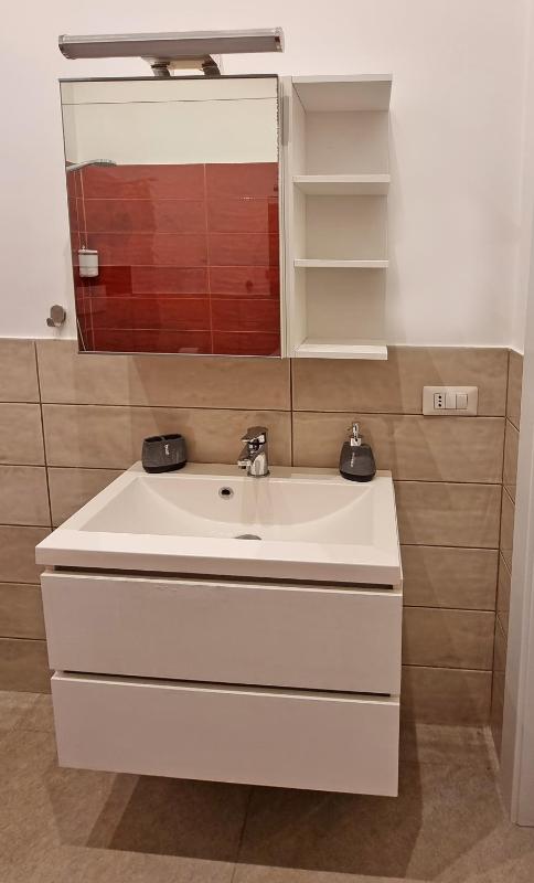 Small Double Room image 2