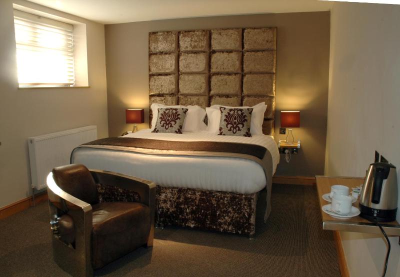 Deluxe Quadruple Room image 4