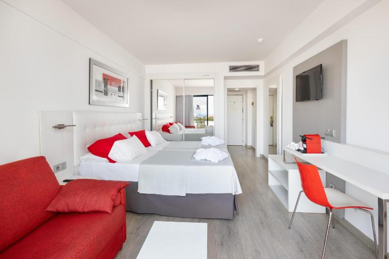 Superior Double Club Room Alexandre image 1