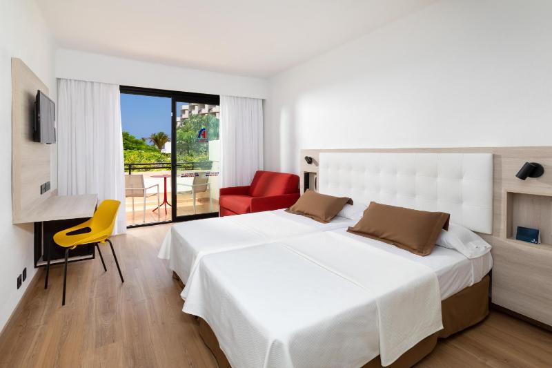 Twin Room image 1