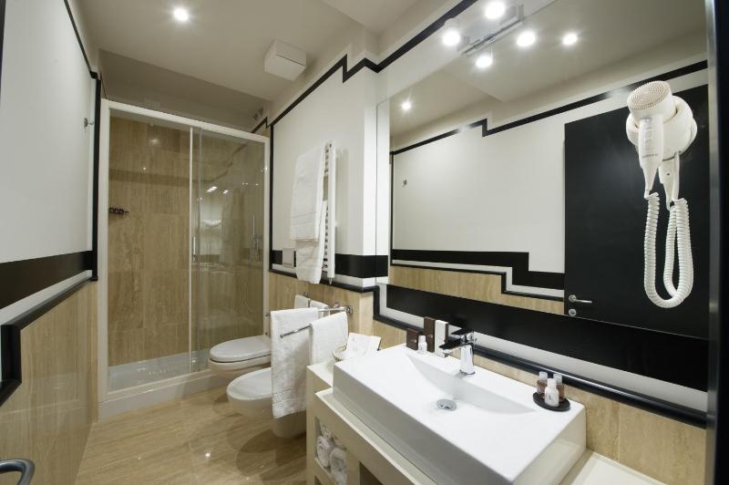 Junior Suite image 2