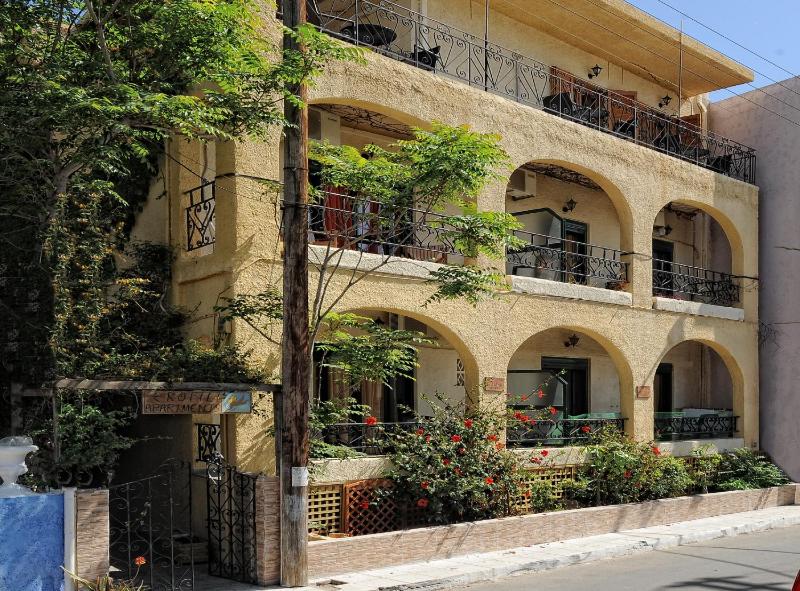 Erofili Apartments - image 7