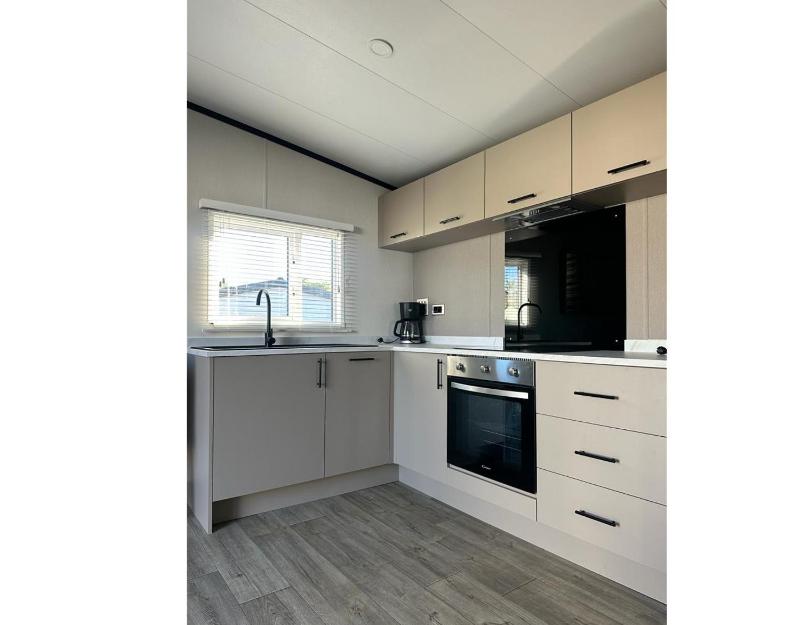 Premier Suite One bedroom image 3