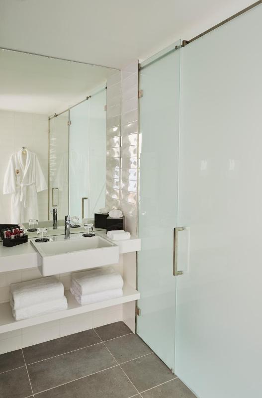 Executive Room with One King Bed or Two Single Beds and Two Terraces - Forest View image 3