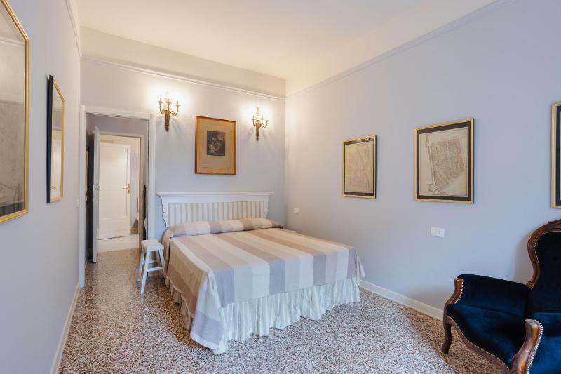 Deluxe Double or Twin Room image 4