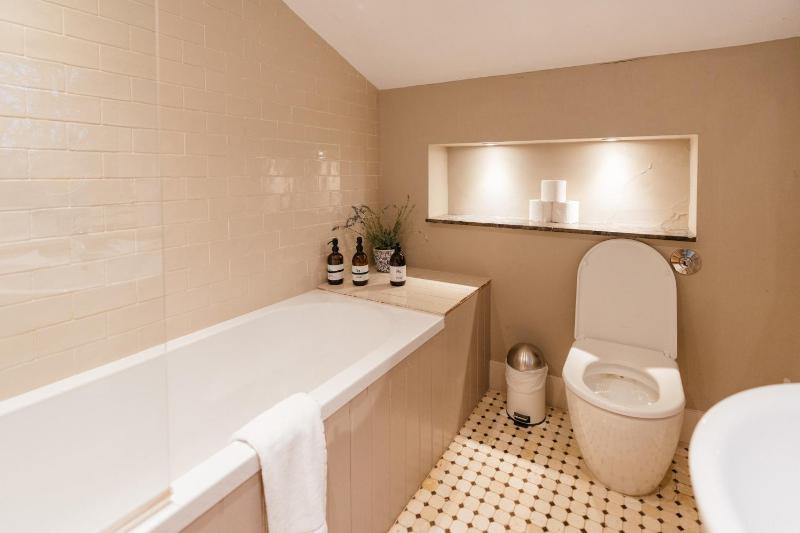 Four-Bedroom House image 4