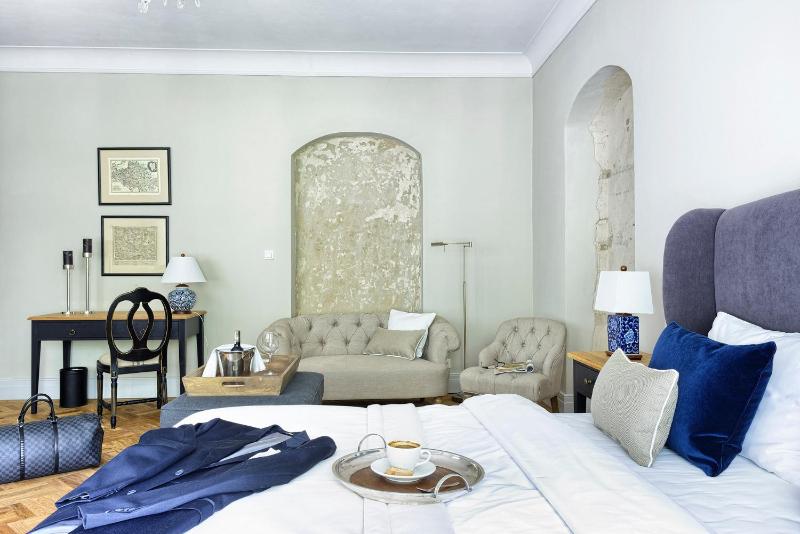 Superior Double Room with Bath image 4