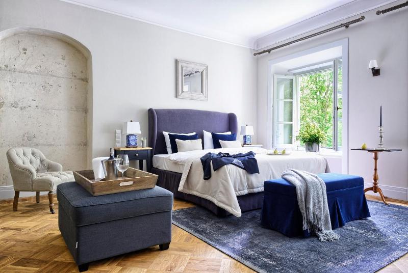 Superior Double Room with Bath image 1