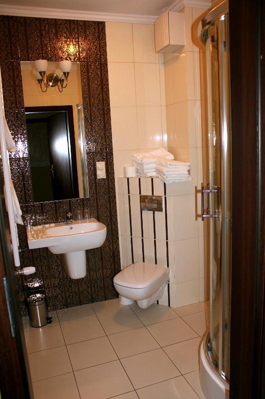 Quadruple Room image 3