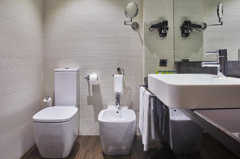 Triple Room image 2