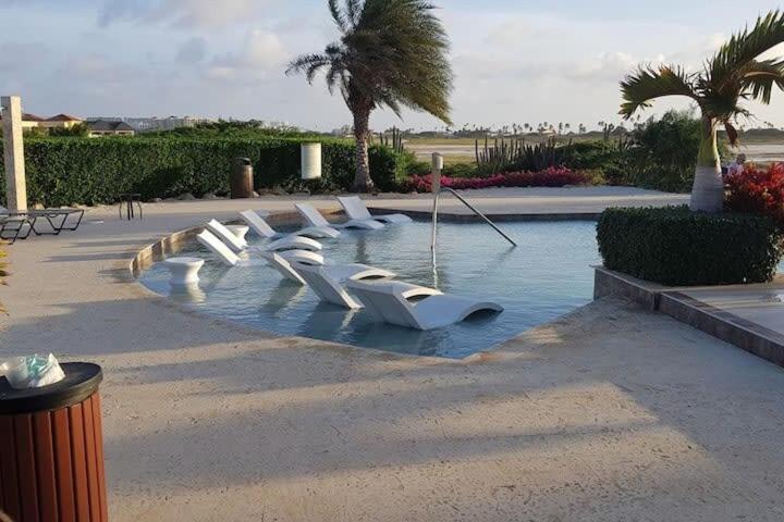 Beautiful 4 bedroom house in gold coast - image 8
