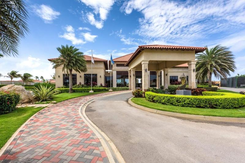 Beautiful 4 bedroom house in gold coast - image 16