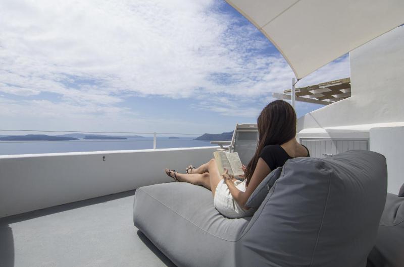 Sensation Suite with Hot Tub and Caldera View image 2
