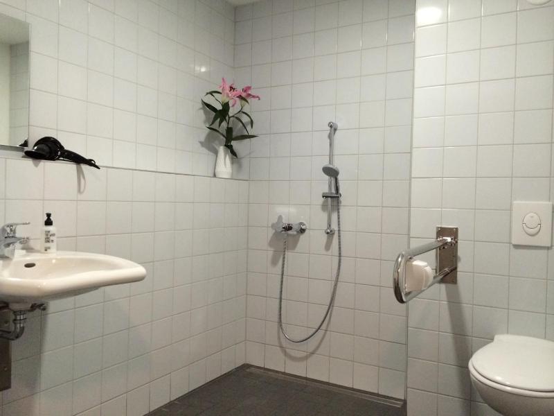 Double Room with Shared Bathroom image 2