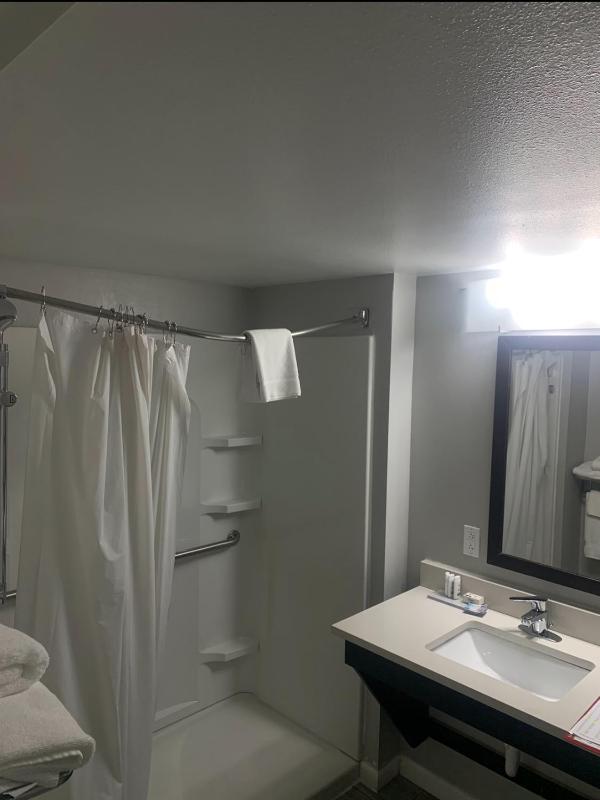 Queen Room with Two Queen Beds - Disability Access/Non-Smoking image 2