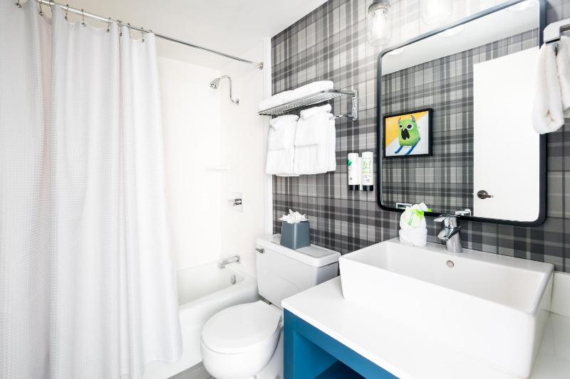 Quadruple Room with Mountain View image 2