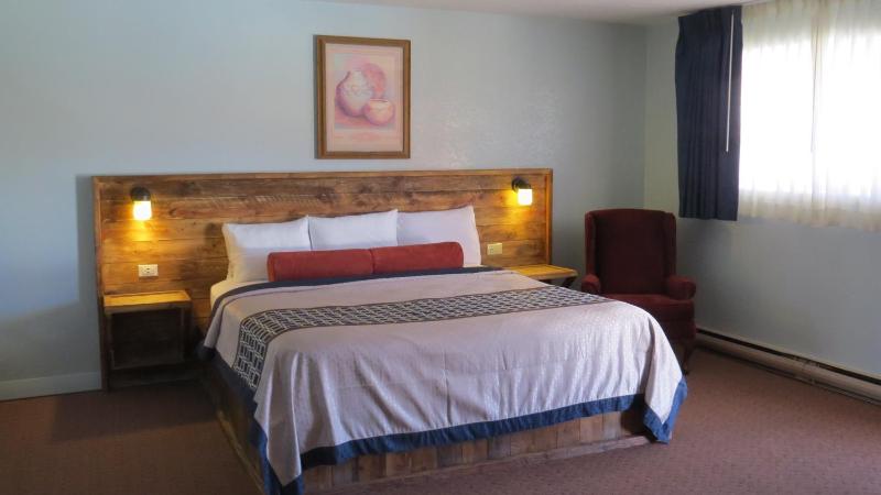 King Room - Non-Smoking image 2