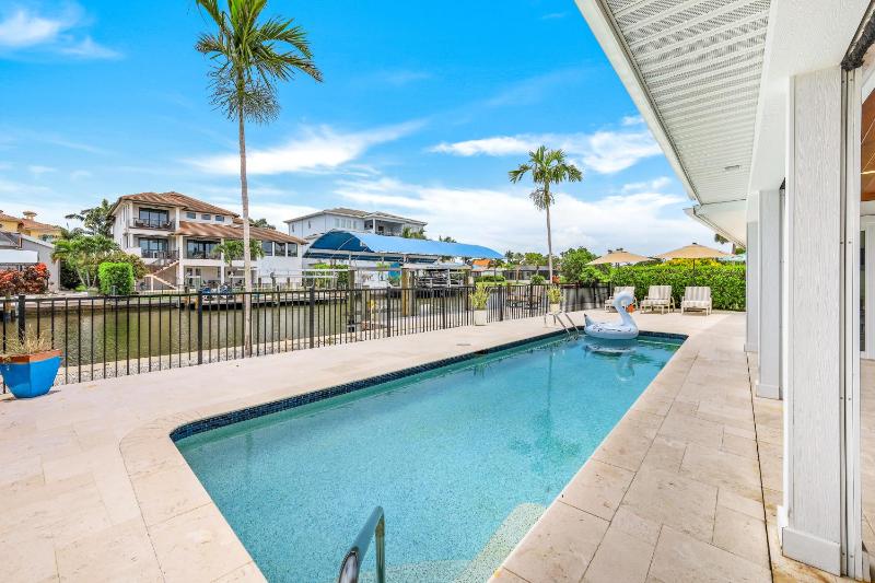 Beach Life - Less Than 1 Mile To Vanderbilt Beach! - ON THE WATER - image 22