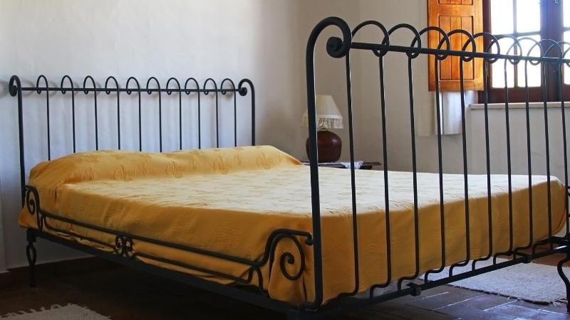 Double Room image 3