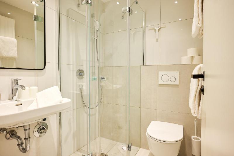 Studio-Apartment Single- or Couple Use  image 3
