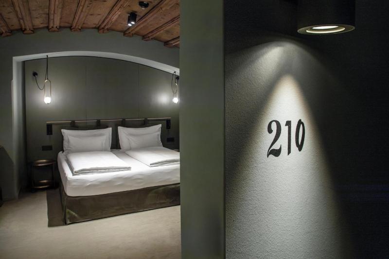 Altstadthotel Weisses Kreuz - image 7