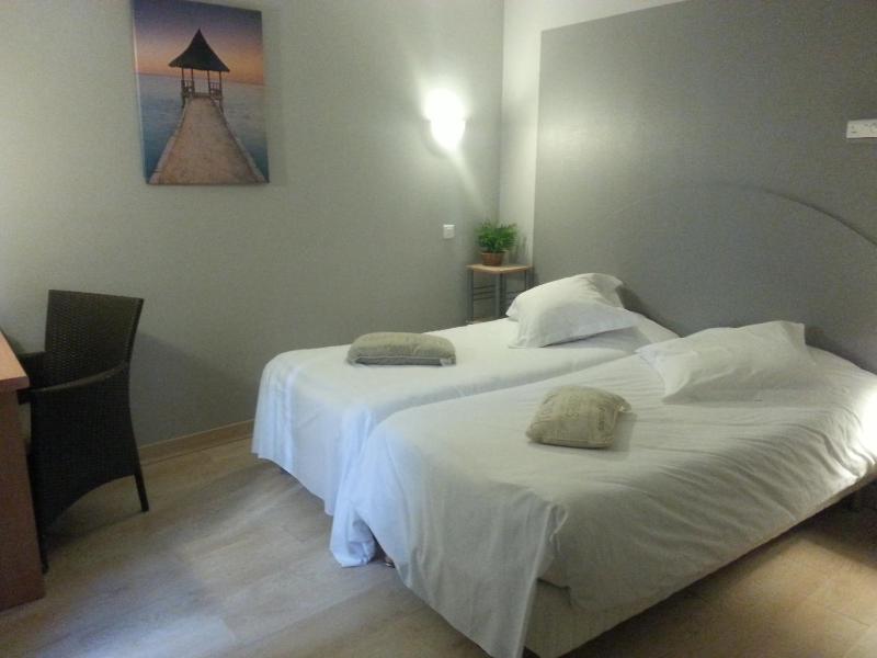 Twin Room image 1