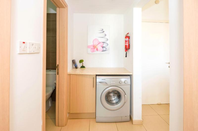Austin - Coralli Beachfront Apartment - image 4
