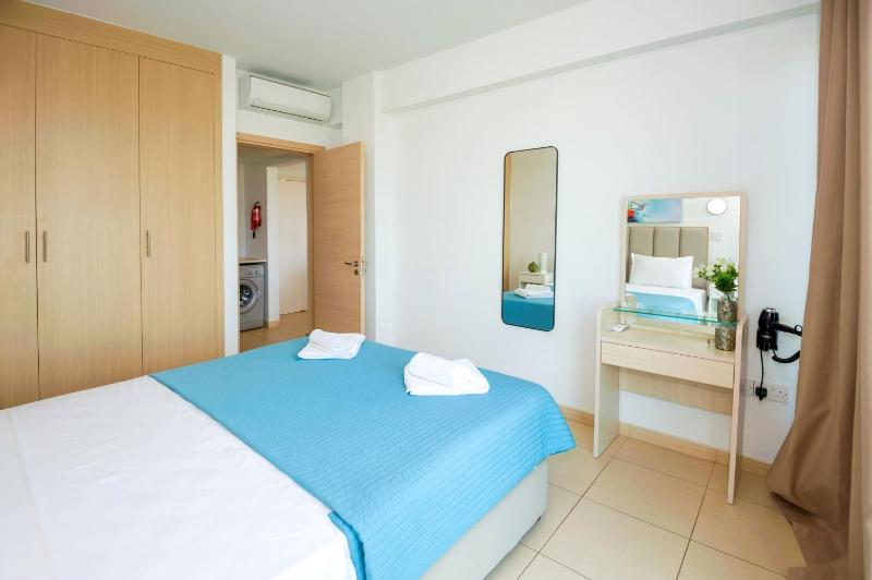 Austin - Coralli Beachfront Apartment - image 6