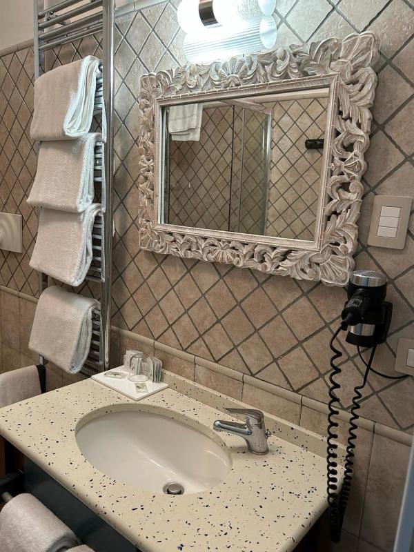 King Room with Sea View image 4